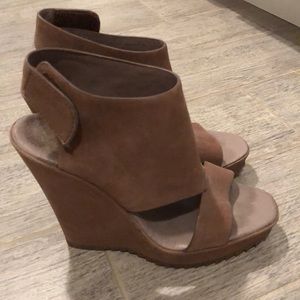 Brand new Vince Camuto Wedges